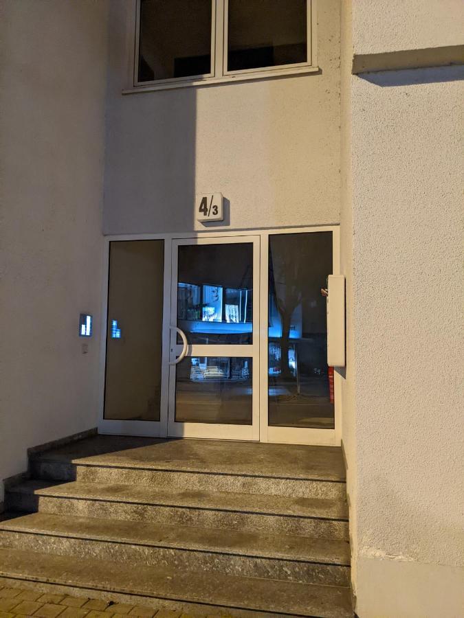 Cozy Apartment With Parking Garage Near Outlet Metzingen  Dış mekan fotoğraf